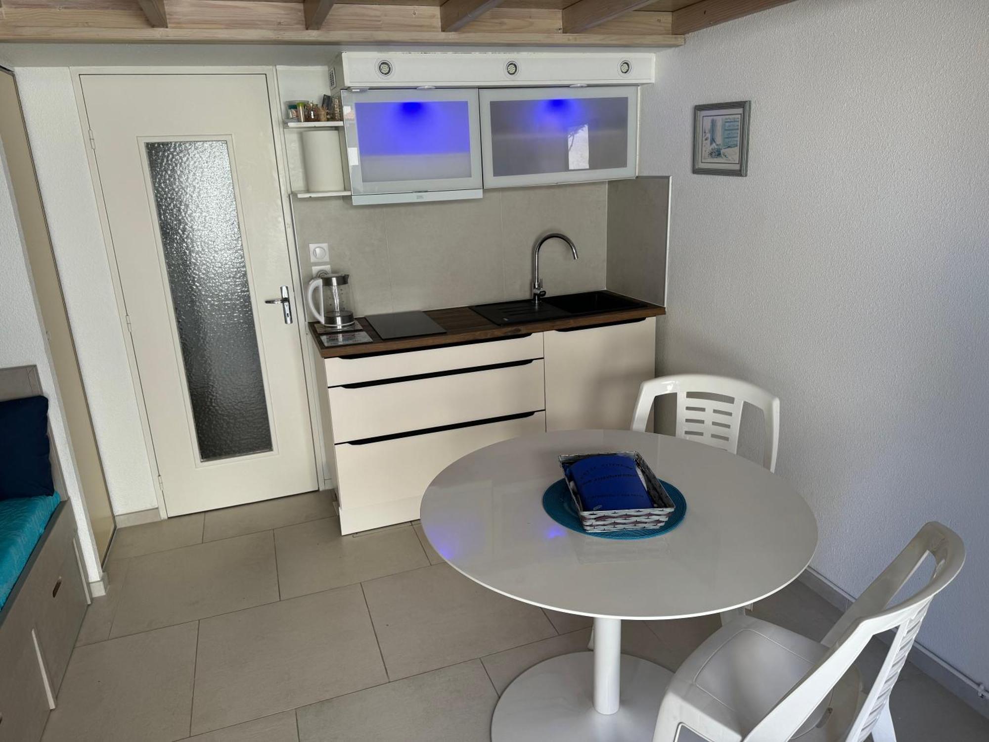 Maisonnette Climatisee Dans Residence Naturiste ลูกัท ภายนอก รูปภาพ